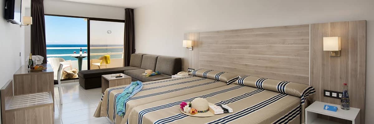 Oferta hotel Alua Golf Trinidad Roquetas con toboganes y opción de todo incluido