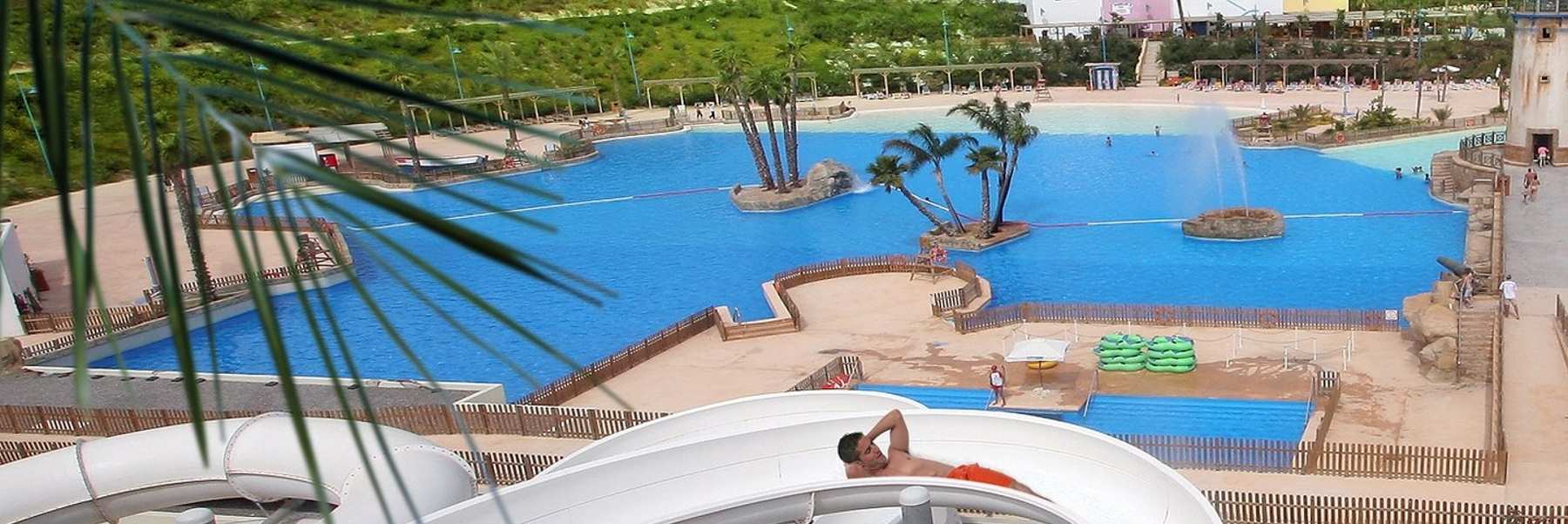 Oferta hotel con toboganes y parque temático en Benidorm para verano 2023